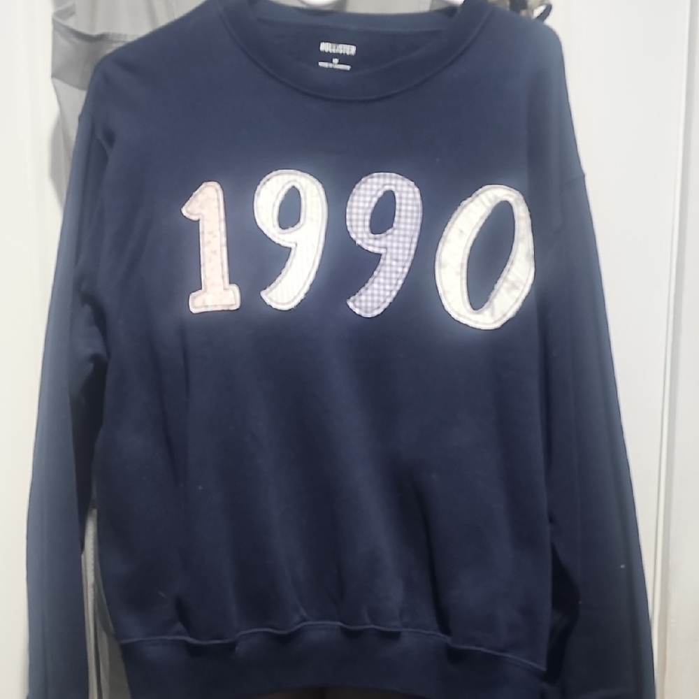 Hollister Dark Blue '1990'‎ Graphic Sweatshirt